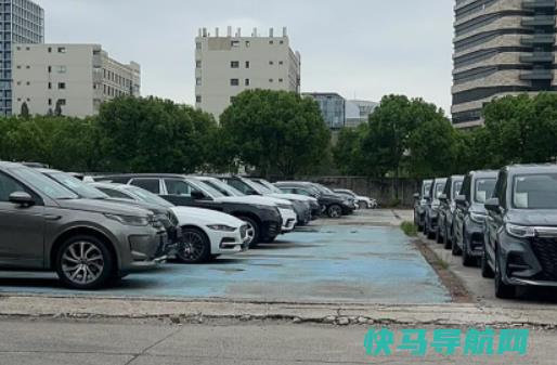 三个半月的车算库存车吗？汽车玻璃四个生产日期不一样是不是事故车